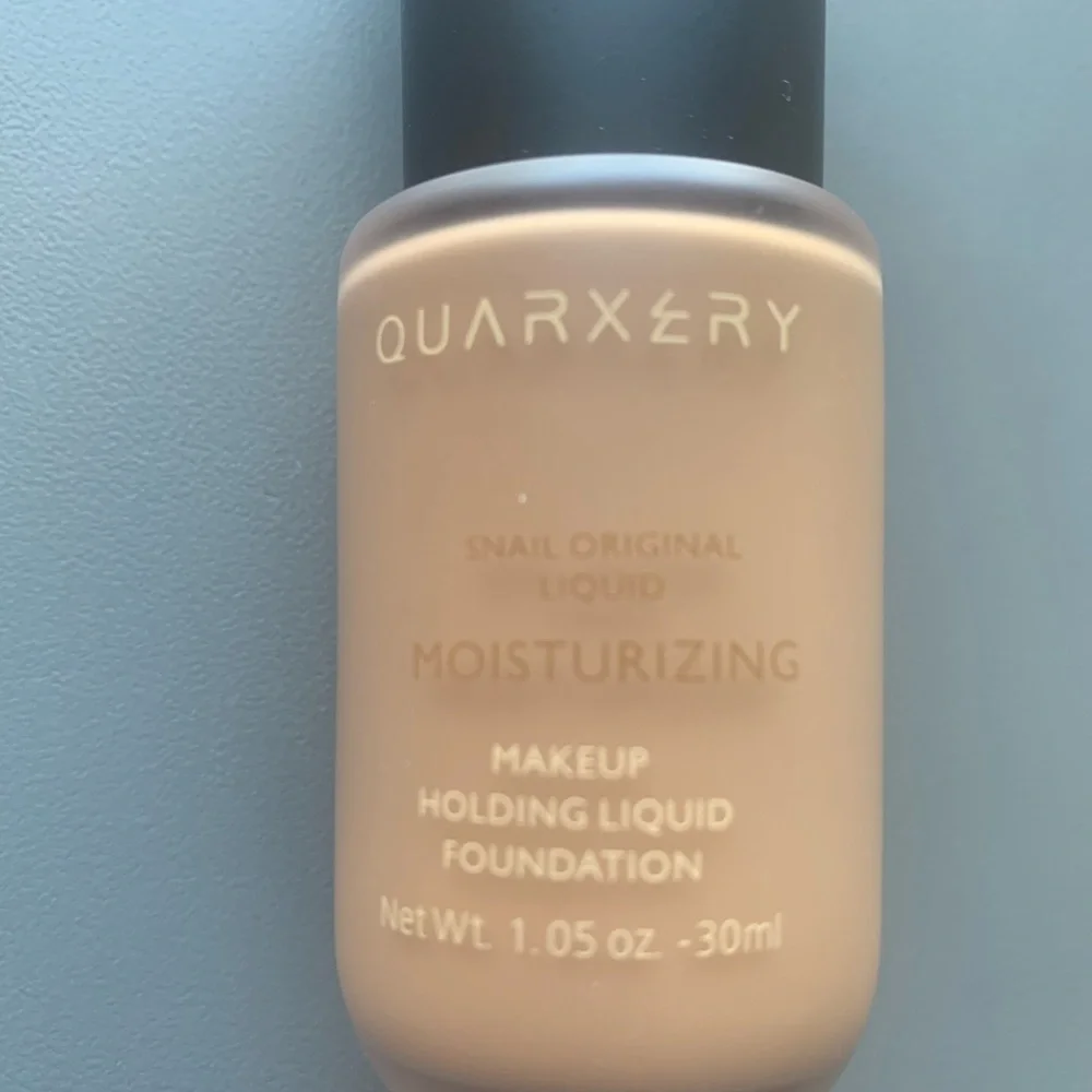 5 x Snail Liquid Moisturizing Holding Foundation Walnut 201MD NWT